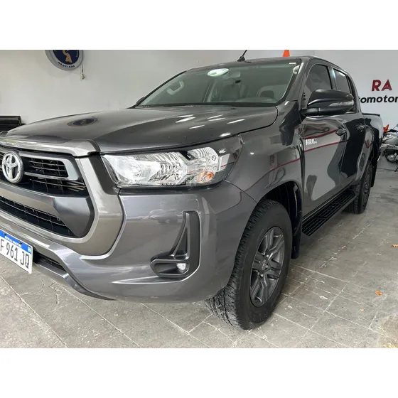 Toyota Hilux Pick-up 2.8 Cd Sr 177cv 4x4