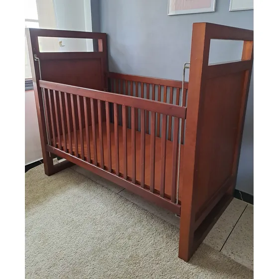 Cuna De 100% Madera. Como Nueva, Muy Poco Uso