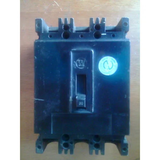 Breacker Eb 3x30 240 Volt Superficial Westinghouse
