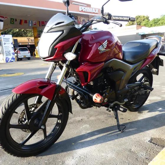 Honda Invicta 150 2017