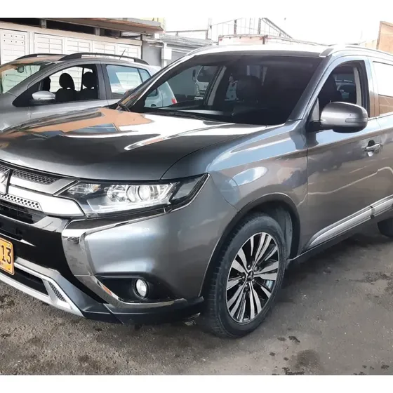 Mitsubishi Outlander 2020 2.4cc At Aa 4x4