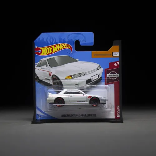 Carro Hot Wheels Premium Nissan Skyline GT-R R32 Pandem 1:64