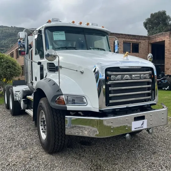 Nueva Tractomula Mack
