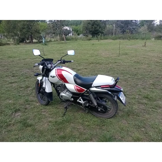 Bajaj  V15