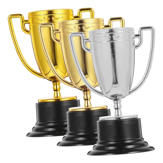 3pcs Juguete Trofeo Campeon Adorno Prop Mini Recompensa Casa