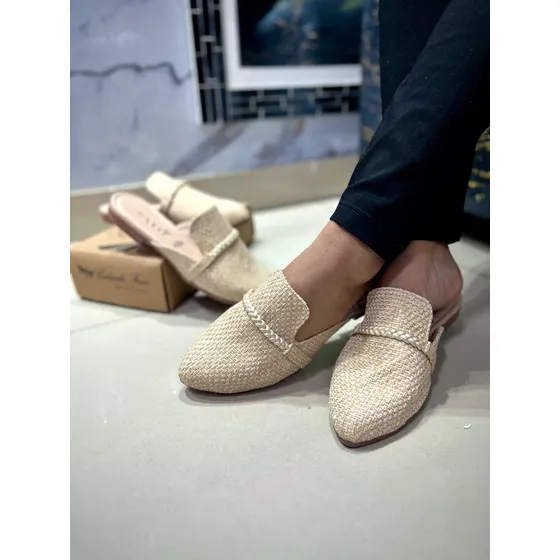 Zuecos Rafia Beige Detalle Trenzado Estilo Rústico Elegante