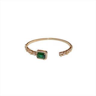 Brazalete Abierto De Esmeralda Con Circonitas Cuadradas Brazalete Abierto De Esmeralda Con Circonitas Cuadradas