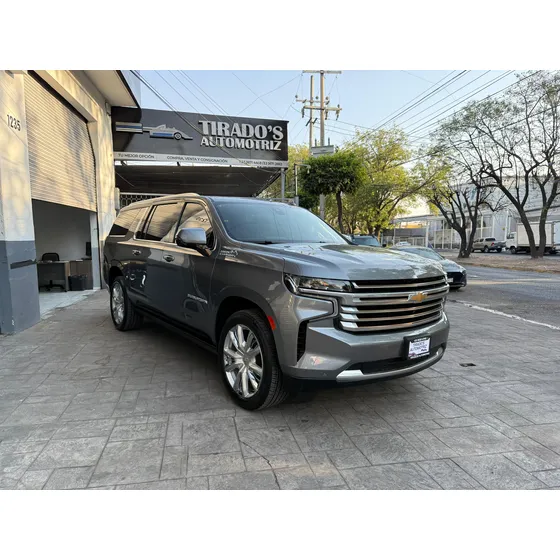 Chevrolet Suburban 6.2 High Country 4x4 At