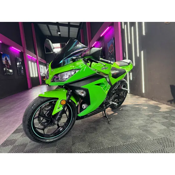 - Marca: Kawasaki  - Línea: Ninja Ex250 - Cilindraje: 249 -