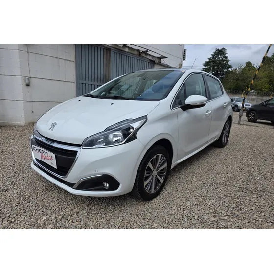 Peugeot 208 1.6 Feline