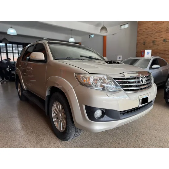 Toyota Hilux Sw4 3.0 Srv Cuero I 171cv 4x4 4at