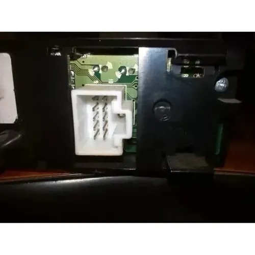 Displey Radio 3 Botones Hora Tablero Mazda 6