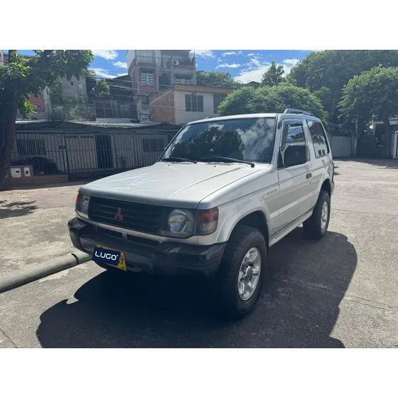 Mitsubishi Montero V11 2.4 Gasolina 4x4 En Perfecto Estado