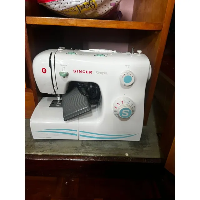 Maquina De Coser Singer Simple. Usada En Perfecto Estado