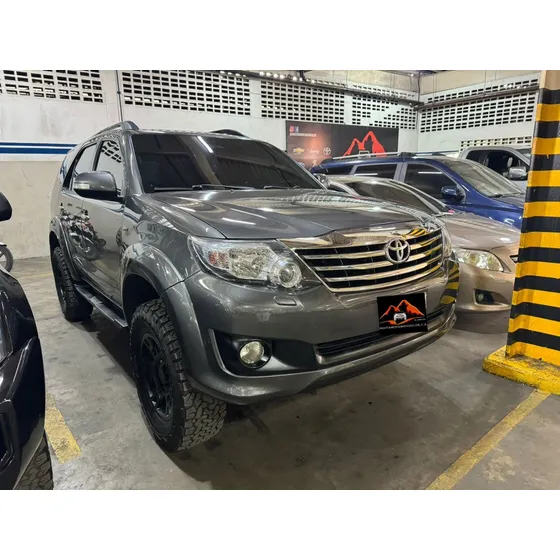 Toyota Fortuner Sr