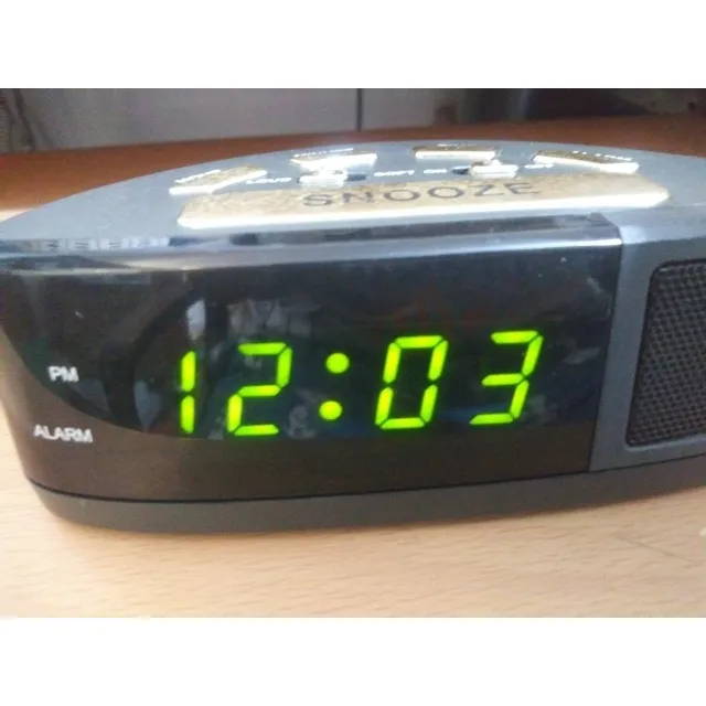 Reloj Despertador Advance Led Corriente Y Pila