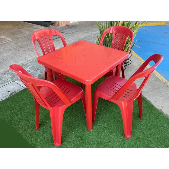 Combo Mesa Plastica Cuadrada +4 Sillas S/brazos Gama/colores