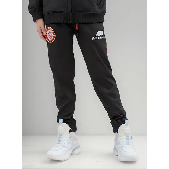 Jogger Chankas Kids Negro Con Rojo Unisex