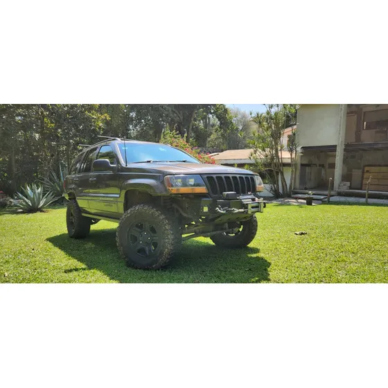 Jeep Grand Cherokee Laredo L6 4x2 At