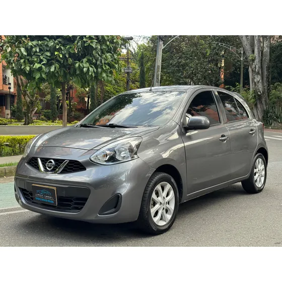 Nissan March 1.6 Advance Automático