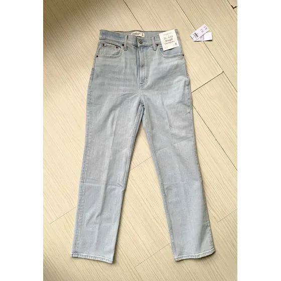Jean Recto Talle Alto. Abercrombie & Fitch. 2 / 26. Nuevo