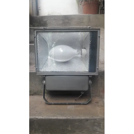 Reflector De Metal Halide 400w 210v Sin Bombillo De Mercurio
