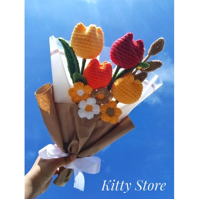 Ramo Tejido De Tulipanes, Hojas Decorativas Y Flores Pequeña