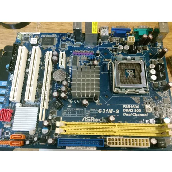Asrock G31m-s Para Repuesto O Reparación. 18 Verdes.