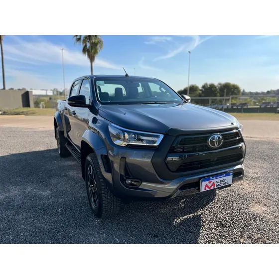 Toyota Hilux 2.8 Srx At 4x2 Y 4x4