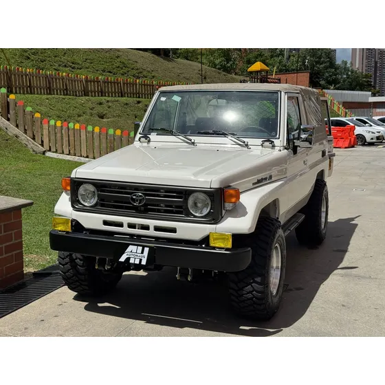 Toyota Land Cruiser 4.5 Fzj73