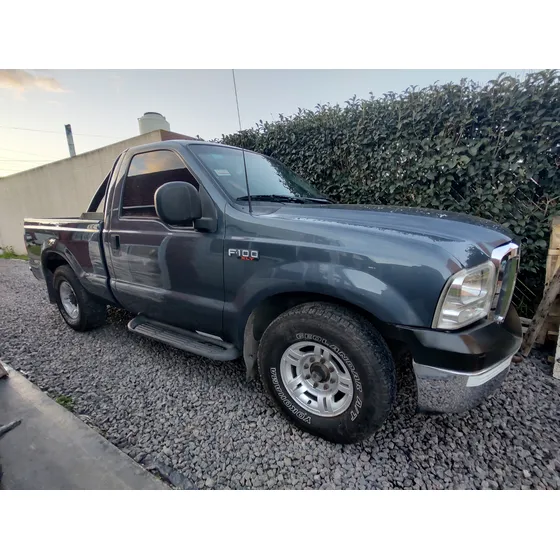 Ford F-100 3.9 Cab. Simple Xlt 4x2