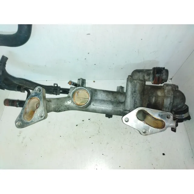 Toma De Agua De Hyundai Sonata 3.3l V6