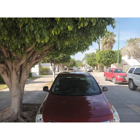 Nissan Versa V Drive