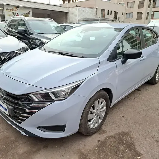 Nissan Versa 2024