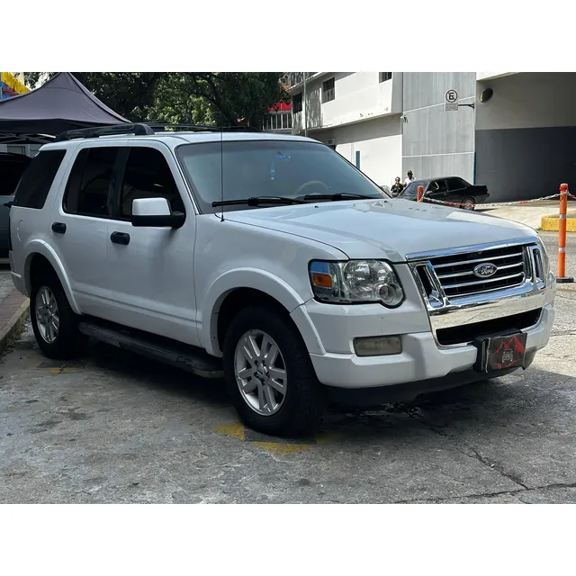 Ford Explorer Xlt