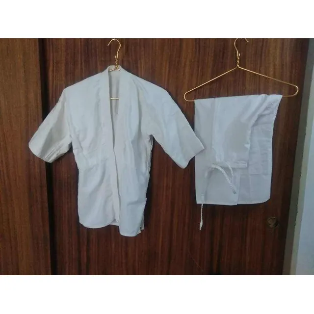 Karate Gi=prelavado=nuevo= Talla: 1,5= Sin Cinturón= Fotos