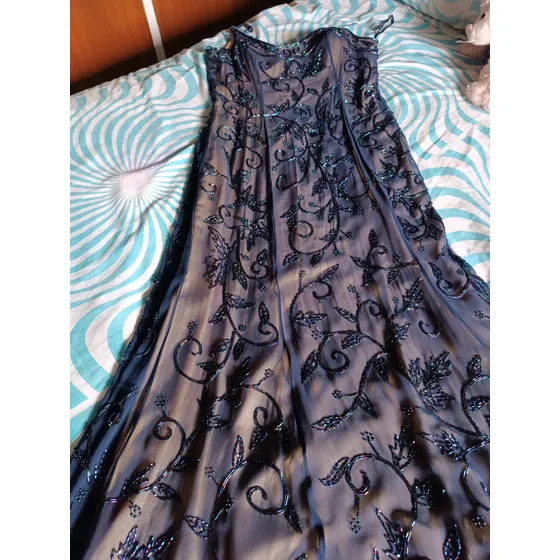 Vestido Largo De Fiesta En Perfecto Estado De Seda Bordado C