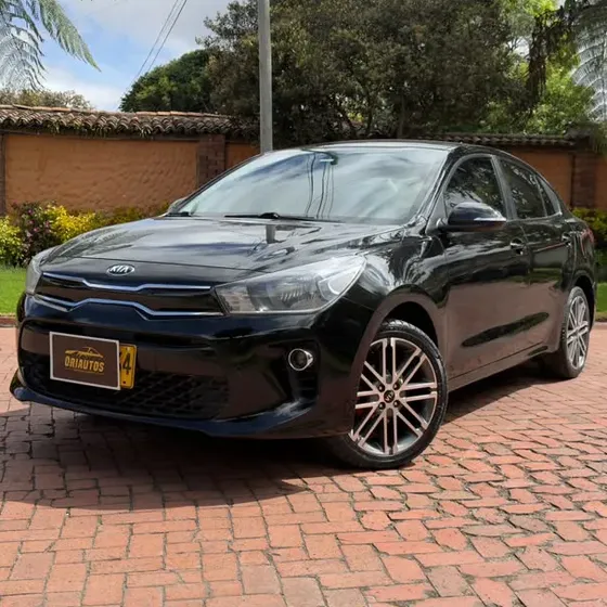 Kia Rio Sedán 2020 1.4 Zenith Aut