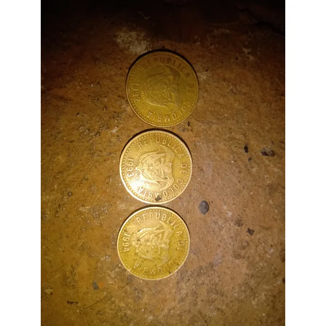 Moneda Colombiana De : 100 Pesos Del  Año 1992 1993 1994:
