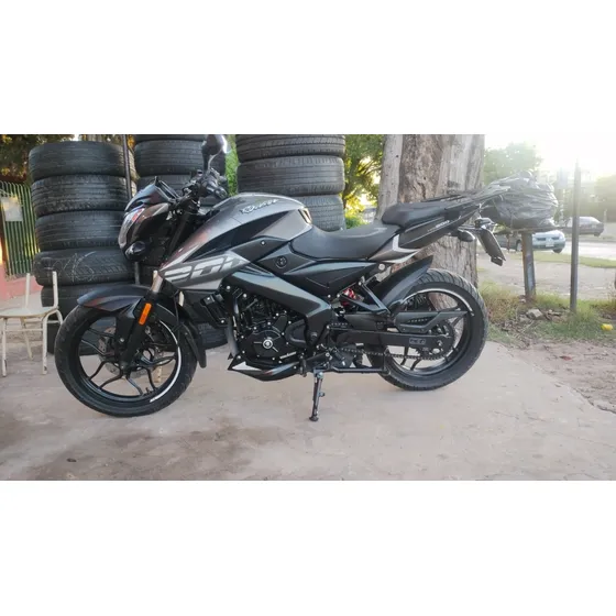 Rouser Ns 200