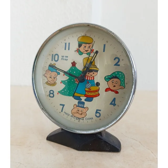 Antiguo Reloj De Cuerda Hero Años 60 China Epoca De Mao..!