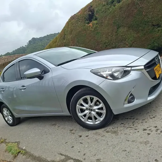 Mazda 2 2020 1.9 Touring