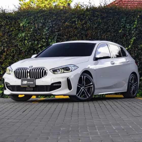 BMW Serie 1 2021 118i 1.5 L Paquete M