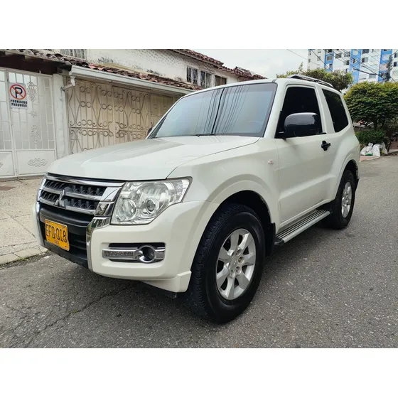 Mitsubishi Montero 3.5 Hard Top
