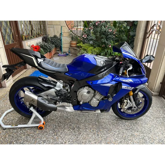 Yamaha R1