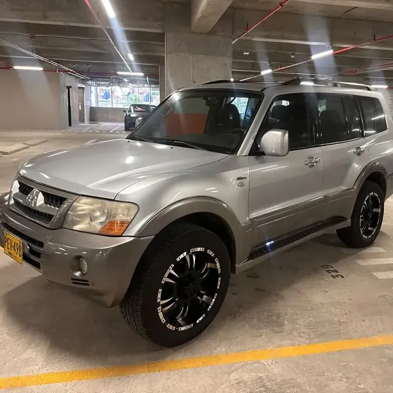Mitsubishi Montero 2004 3.8 V77 Wagon