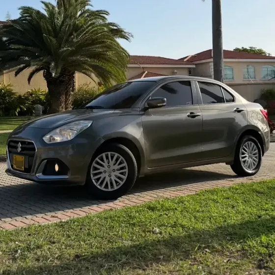 Suzuki Swift 2023 1.2 Dzire At