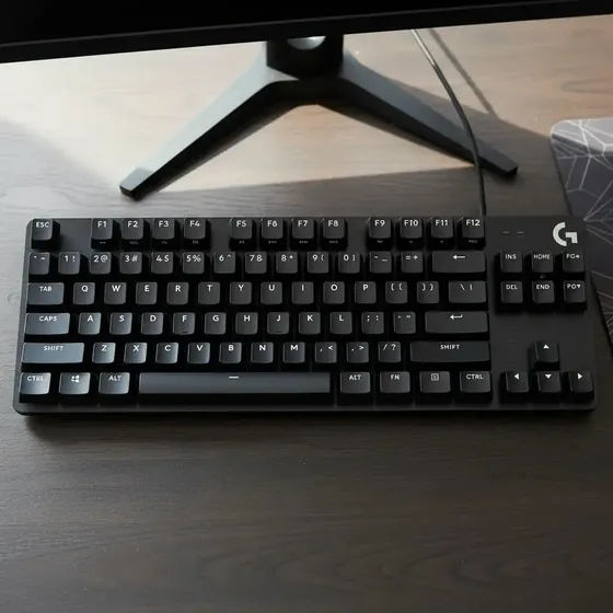 Teclado Gamer Logitech G413 Se Tkl Led White Mecánico Negro Inglés Us | Cuotas sin interés