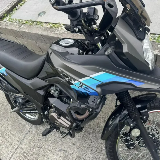 Moto Akt Ds 200