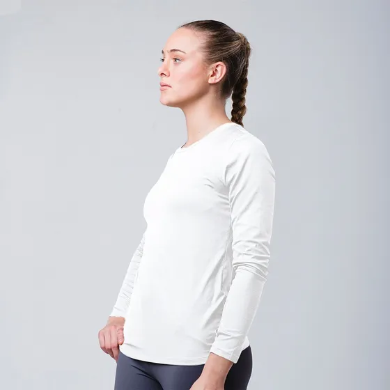 Remera Deportiva Manga Larga Blanca Base Line Atomik Mujer